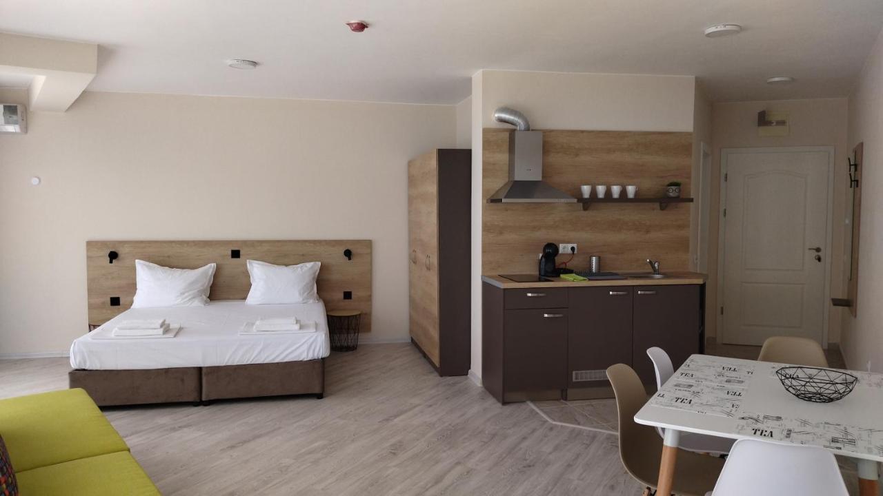 Aparthotel Happy Primorsko Bagian luar foto