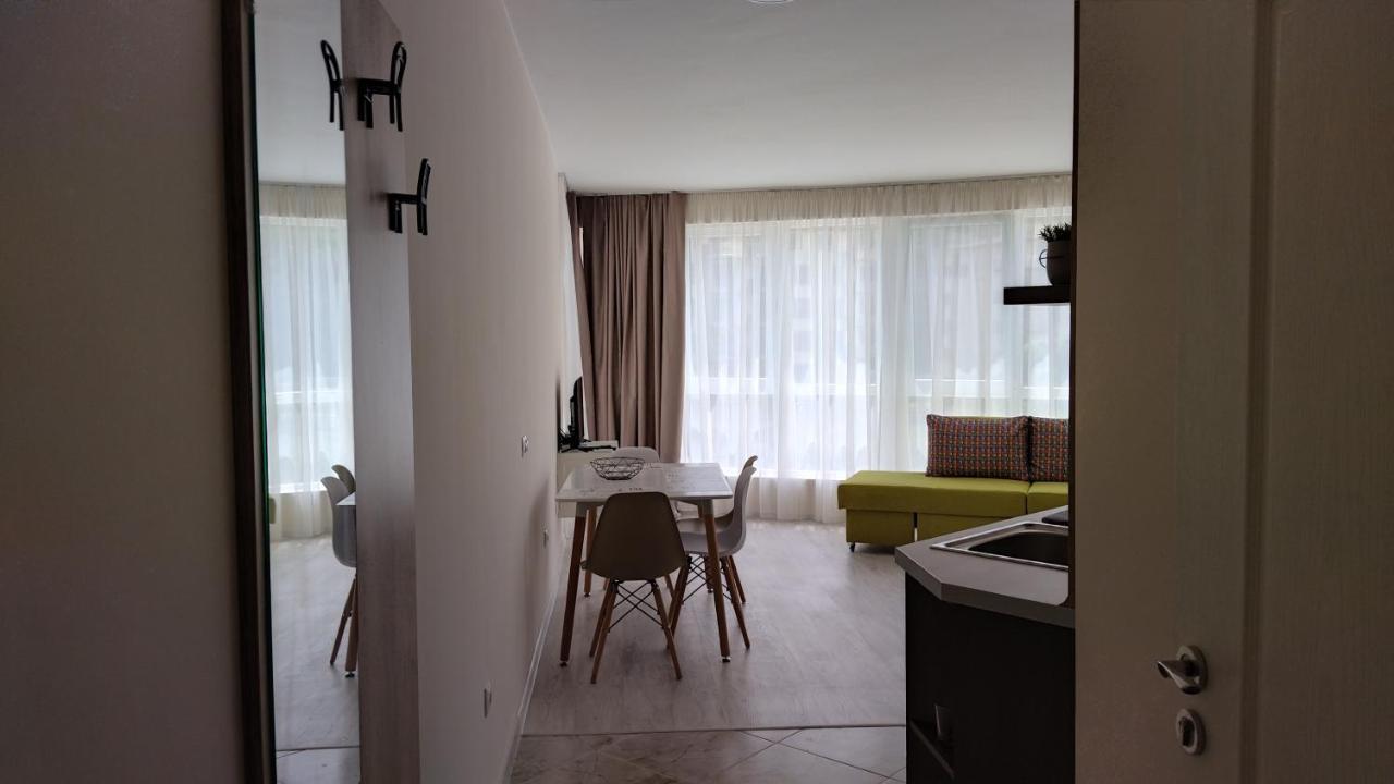 Aparthotel Happy Primorsko Bagian luar foto