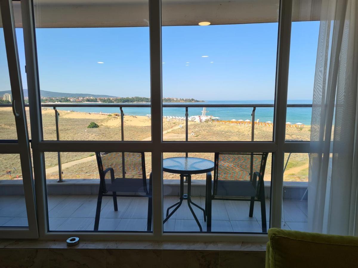 Aparthotel Happy Primorsko Bagian luar foto