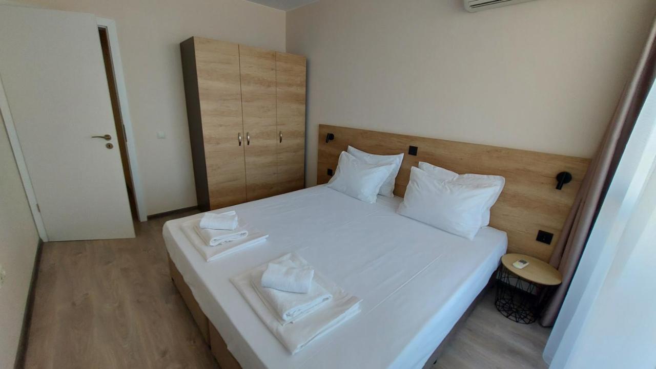 Aparthotel Happy Primorsko Bagian luar foto