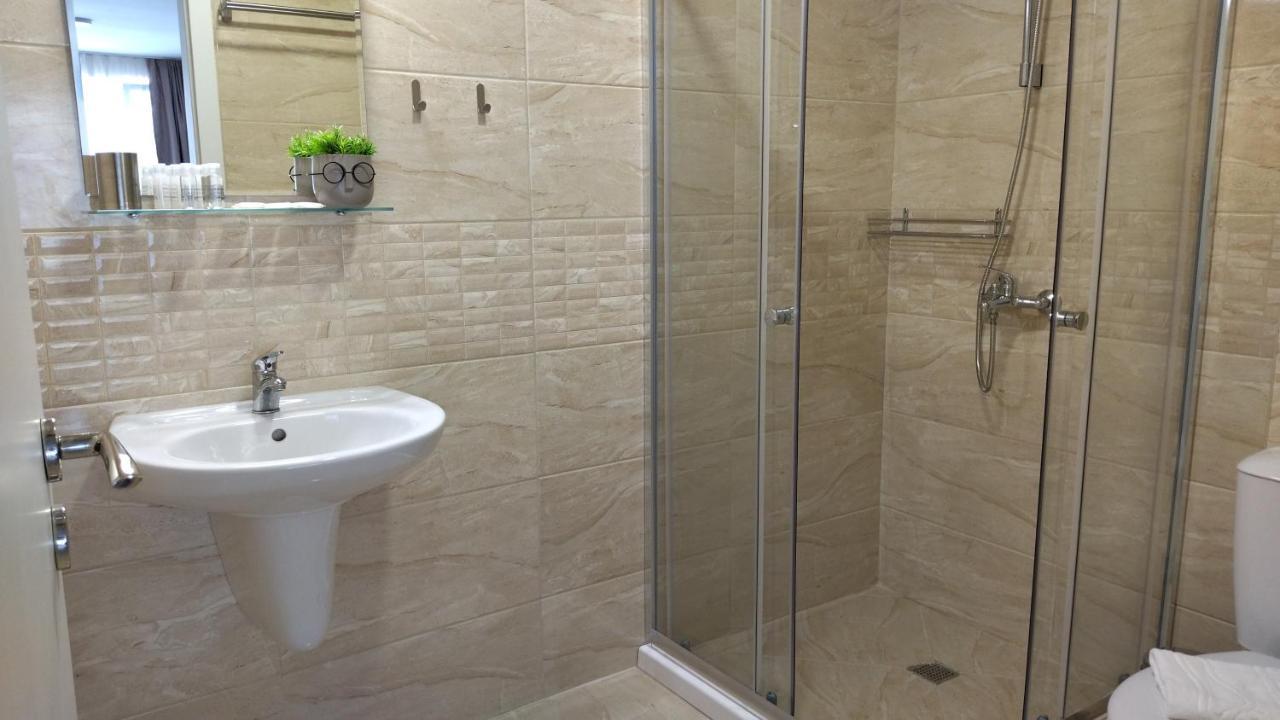 Aparthotel Happy Primorsko Bagian luar foto