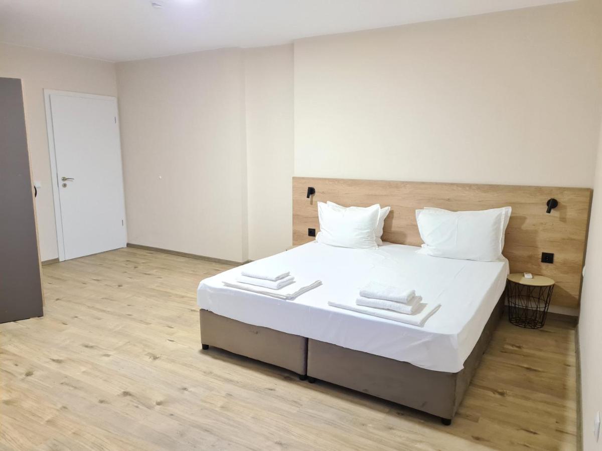 Aparthotel Happy Primorsko Bagian luar foto