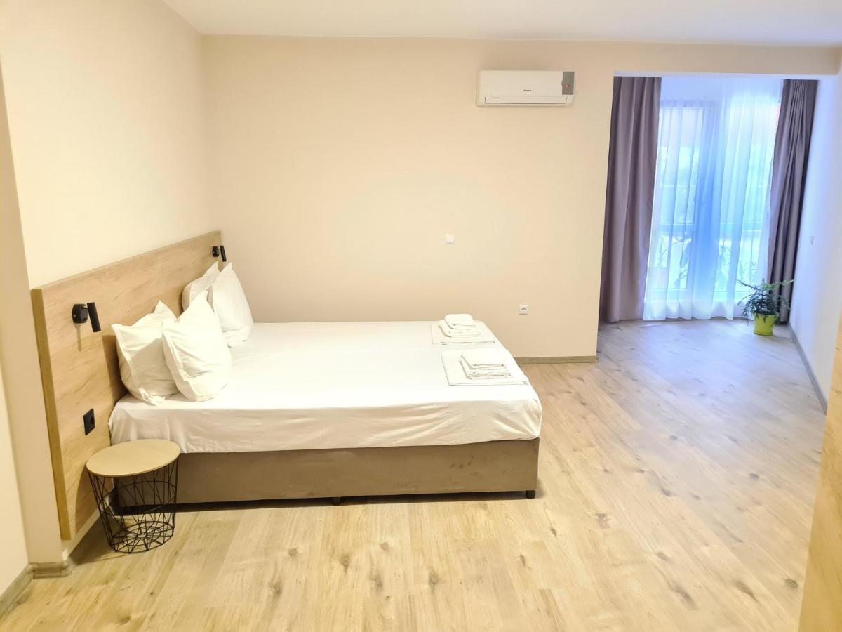 Aparthotel Happy Primorsko Bagian luar foto